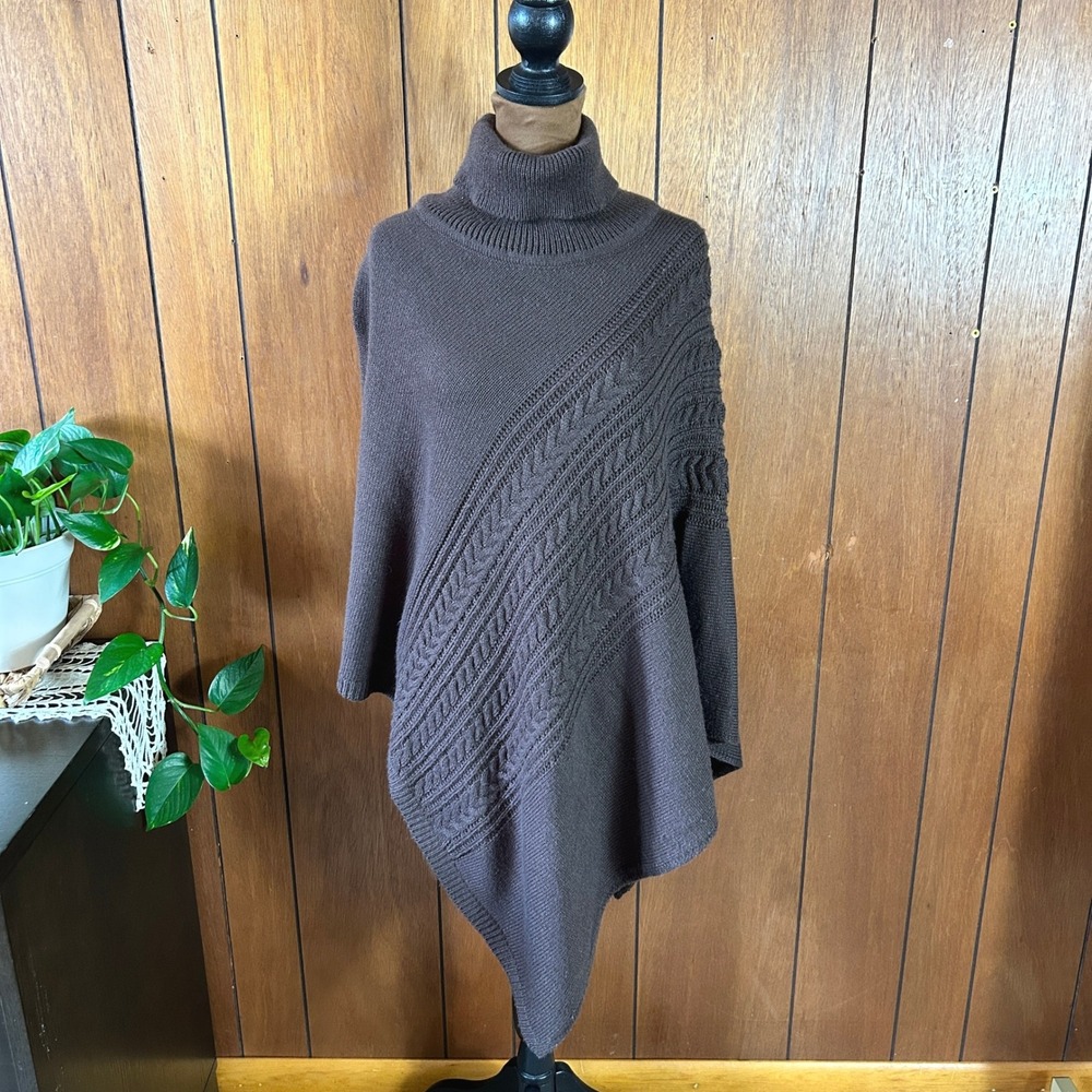 Charlie‎ Paige Brown Cable Knit Turtleneck Asymmetrical Poncho Wrap One Size